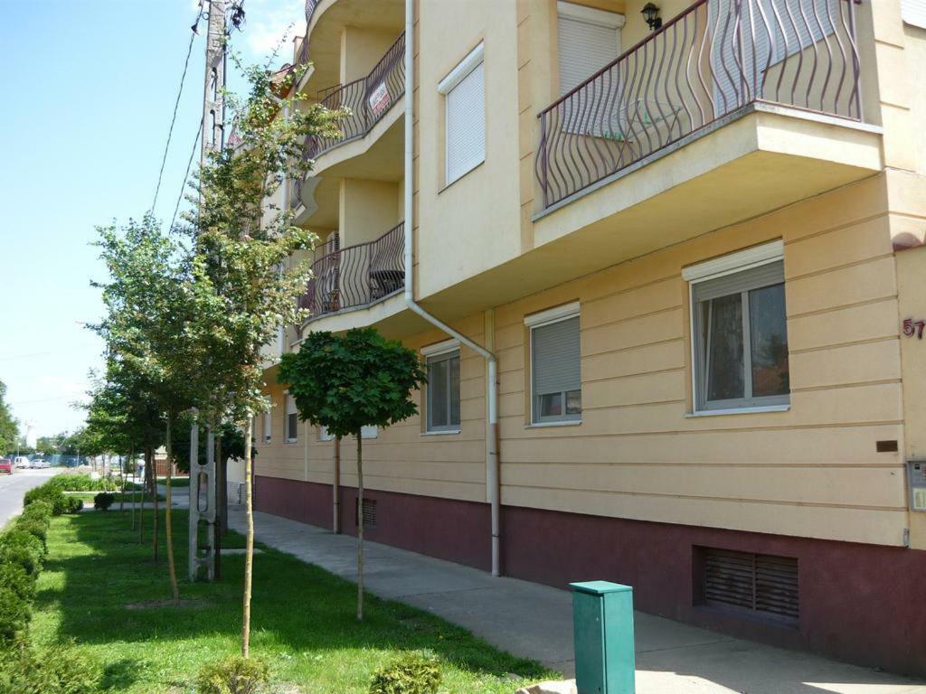 Sunrise 2 Apartment Hajduszoboszlo Ngoại thất bức ảnh